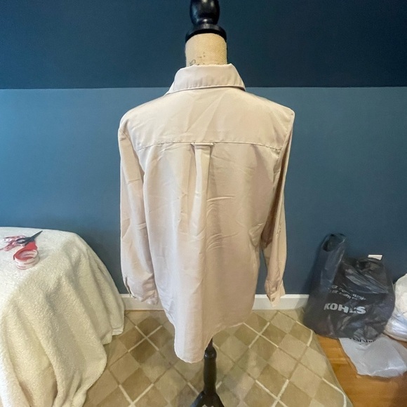 Notations tan long sleeve button up - Picture 4 of 4